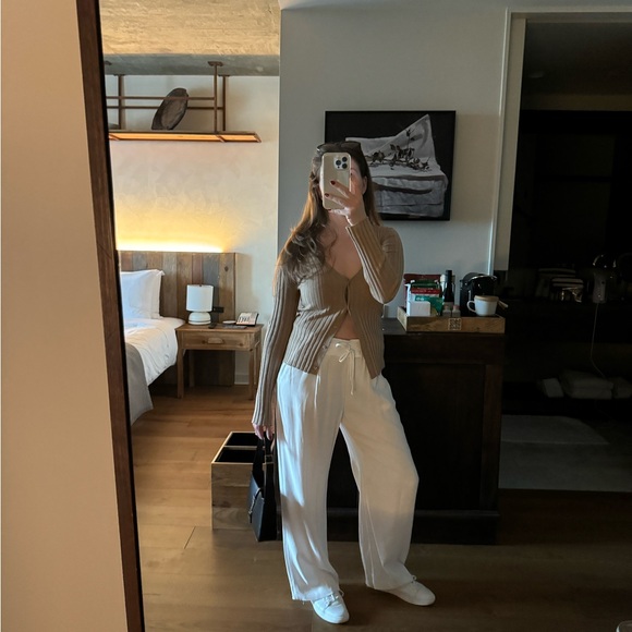 Meet your Posher, Amanda - Picture 1 of 1